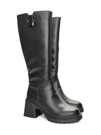 Сапоги кожаные на каблуке